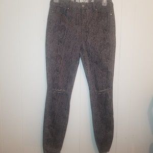 Rewash "Stevie" Skinny Jean in Snakeskin Distressed Jeans Size 11R/ 30